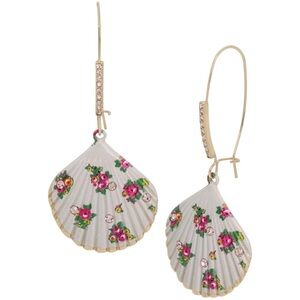 BETSEY JOHNSON • Flower Floral Sea Shell Ocean Dangle Earrings
